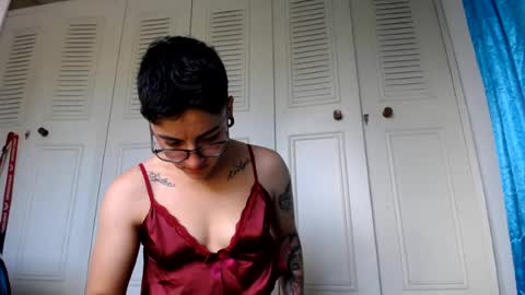 lyan onlyfans n linda online show from July 10, 2026, 9:17 pm