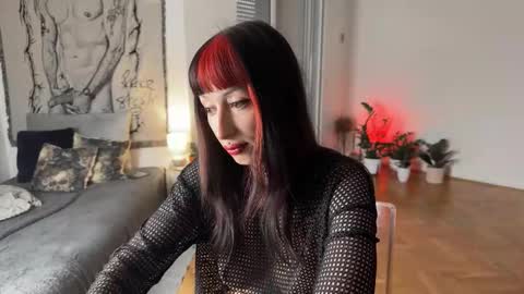 Xenia online show from September 28, 2025, 4:01 pm