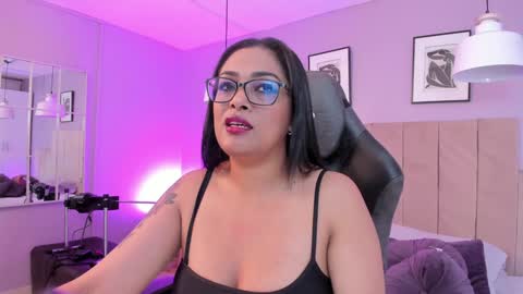 Snapshot of inndrahot chatting on January 29, 2025, 3:33 am Indra online show from January 29, 2025, 3:33 am