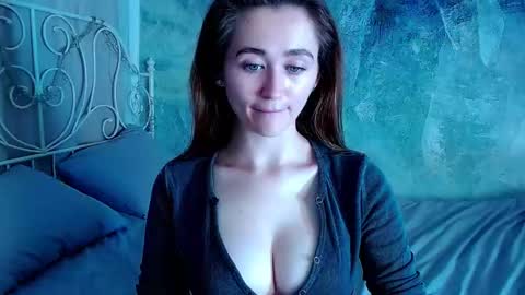 Lina online show from October 20, 2025, 12:44 am