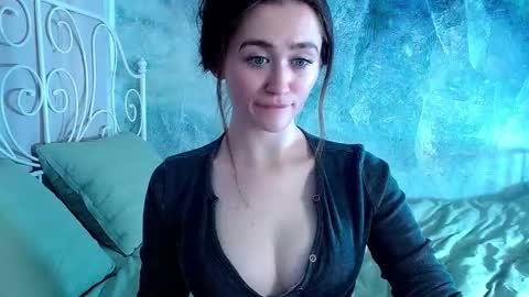 Lina online show from February 22, 2026, 9:19 am