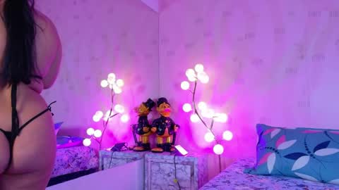 innocenthazel online show from April 19, 2026, 12:04 pm