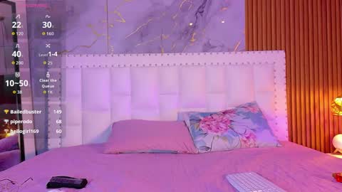 innocenthazel online show from April 21, 2026, 2:51 am