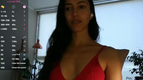 Snapshot of innocentlatiina chatting on June 7, 2026, 5:38 pm Laroa online show from June 7, 2026, 5:38 pm