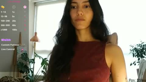 Snapshot of innocentlatiina chatting on June 16, 2026, 8:33 pm Laroa online show from June 16, 2026, 8:33 pm