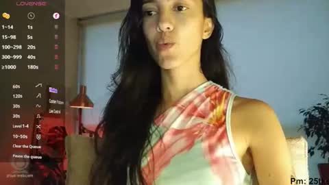 Snapshot of innocentlatiina chatting on July 7, 2026, 9:52 pm Laroa online show from July 7, 2026, 9:52 pm