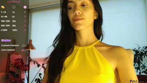 Snapshot of innocentlatiina chatting on July 9, 2026, 9:41 pm Laroa online show from July 9, 2026, 9:41 pm