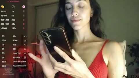 Snapshot of innocentlatiina chatting on July 14, 2026, 12:35 am Laroa online show from July 14, 2026, 12:35 am