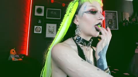   SANIA  online show from February 4, 2025, 7:55 pm