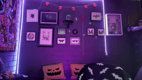   SANIA  online show from December 22, 2025, 5:21 pm