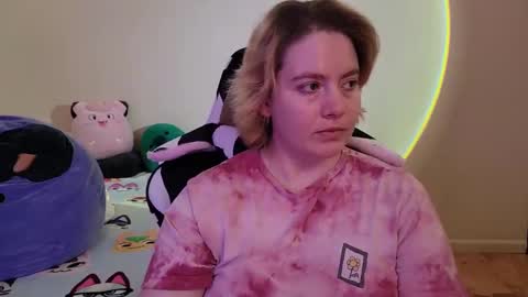 Faye online show from December 13, 2024, 8:26 pm