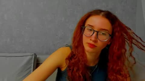 Snapshot of internetsexplorer chatting on April 4, 2026, 10:18 pm Bernadette Join online show from April 4, 2026, 10:18 pm