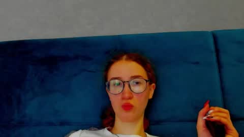 Snapshot of internetsexplorer chatting on April 12, 2026, 9:14 am Bernadette Join online show from April 12, 2026, 9:14 am