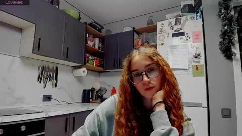 Snapshot of internetsexplorer chatting on May 30, 2026, 10:18 pm Bernadette Join online show from May 30, 2026, 10:18 pm