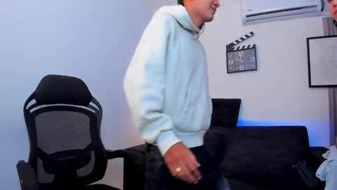 Damian Sam Jack Daniel and James online show from November 15, 2025, 3:04 am