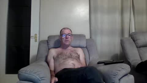 inthemood63 online show from September 30, 2025, 9:42 pm