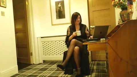 Irena Adler online show from February 7, 2026, 11:30 pm