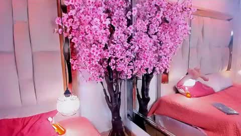 Snapshot of iriis_tai chatting on June 12, 2026, 10:19 pm online show from June 12, 2026, 10:19 pm