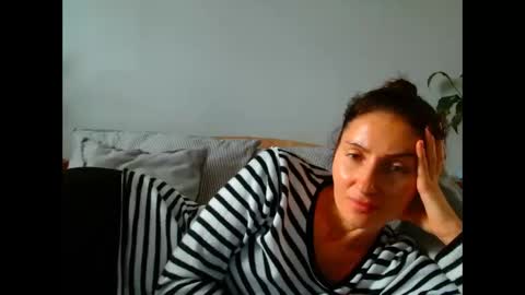 irina online show from November 25, 2025, 9:53 am