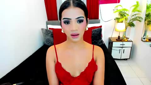 Snapshot of irina_woodshakylishxx chatting on May 5, 2026, 10:40 pm IRINAA online show from May 5, 2026, 10:40 pm
