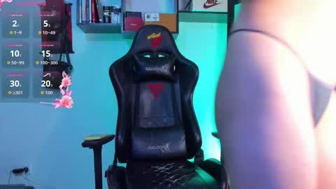 IrisVianca online show from September 19, 2025, 8:31 pm