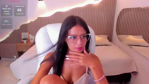 iris8_ online show from June 2, 2026, 8:11 pm