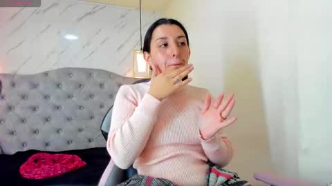 iris_77 online show from October 14, 2025, 6:20 pm