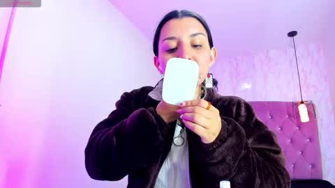 iris_77 online show from October 30, 2025, 5:13 pm