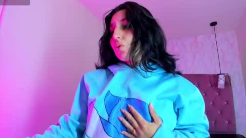 iris_77 online show from November 16, 2025, 2:55 pm