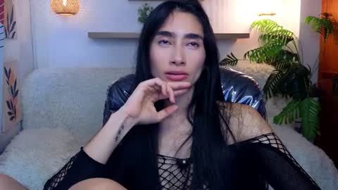 Snapshot of iris_cam_ chatting on June 12, 2026, 4:06 pm iris online show from June 12, 2026, 4:06 pm