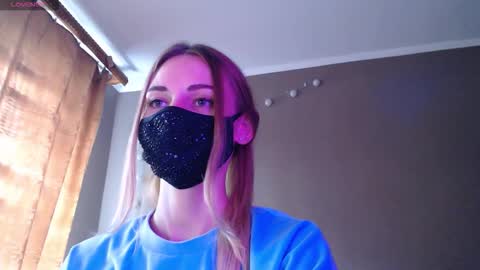 Lily online show from September 9, 2025, 2:05 pm