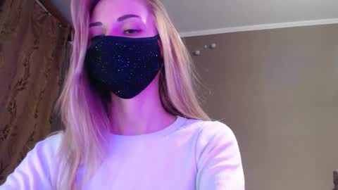 Lily online show from September 26, 2025, 4:11 pm