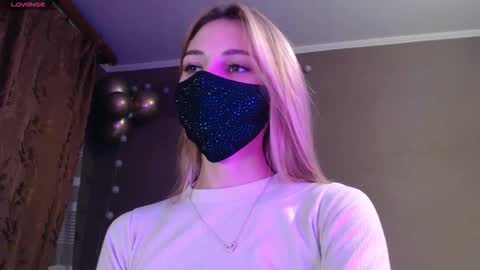 Lily online show from November 8, 2025, 5:34 pm