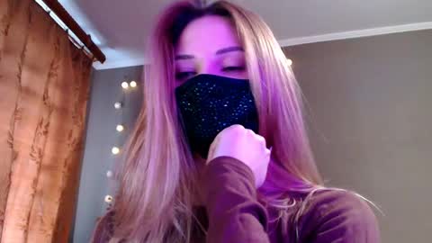 Lily online show from April 20, 2026, 3:04 pm