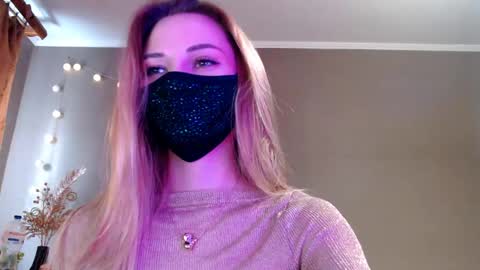 Lily online show from April 22, 2026, 3:24 pm