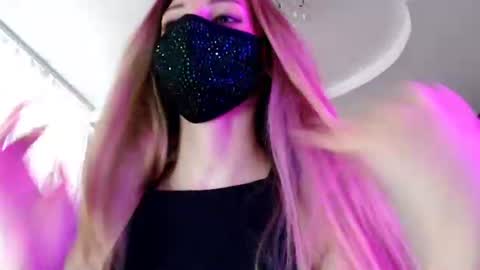Snapshot of iris_lave chatting on June 9, 2026, 3:45 pm Lily online show from June 9, 2026, 3:45 pm