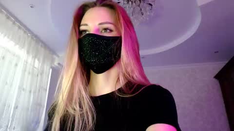 Snapshot of iris_lave chatting on June 13, 2026, 2:15 pm Lily online show from June 13, 2026, 2:15 pm
