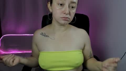 Snapshot of iris_marroquin chatting on February 17, 2026, 12:45 pm natalia online show from February 17, 2026, 12:45 pm