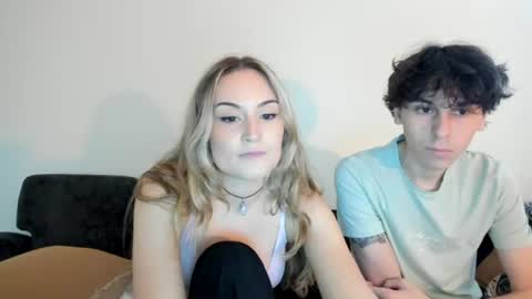 Snapshot of iris_roslin chatting on June 23, 2026, 2:42 am Iris 3 online show from June 23, 2026, 2:42 am