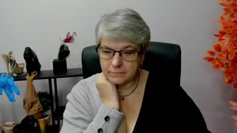 Snapshot of iris_xdesire chatting on December 13, 2024, 8:09 am I R I S online show from December 13, 2024, 8:09 am