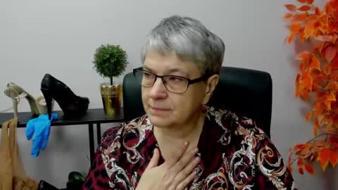 Snapshot of iris_xdesire chatting on December 19, 2024, 7:29 am I R I S online show from December 19, 2024, 7:29 am