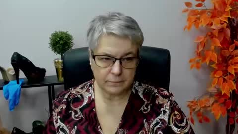 Snapshot of iris_xdesire chatting on December 19, 2024, 1:40 pm I R I S online show from December 19, 2024, 1:40 pm