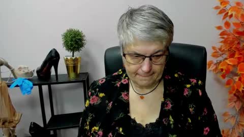 Snapshot of iris_xdesire chatting on December 30, 2024, 7:15 am I R I S online show from December 30, 2024, 7:15 am