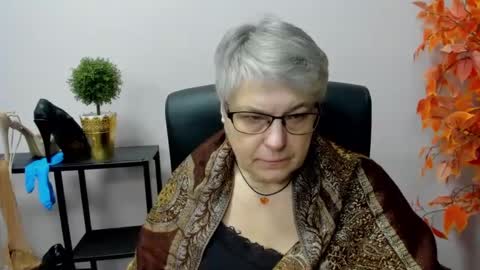 Snapshot of iris_xdesire chatting on December 31, 2024, 7:10 am I R I S online show from December 31, 2024, 7:10 am