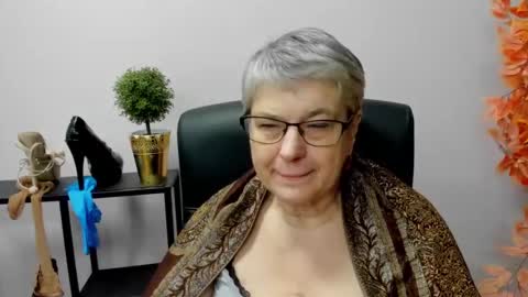 Snapshot of iris_xdesire chatting on January 2, 2025, 1:40 pm I R I S online show from January 2, 2025, 1:40 pm