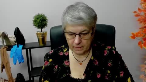 Snapshot of iris_xdesire chatting on January 7, 2025, 7:10 am I R I S online show from January 7, 2025, 7:10 am