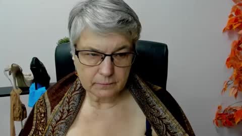 Snapshot of iris_xdesire chatting on January 22, 2025, 10:50 am I R I S online show from January 22, 2025, 10:50 am