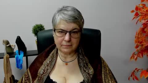 Snapshot of iris_xdesire chatting on January 23, 2025, 7:54 am I R I S online show from January 23, 2025, 7:54 am