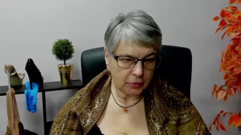 Snapshot of iris_xdesire chatting on January 23, 2025, 11:04 am I R I S online show from January 23, 2025, 11:04 am