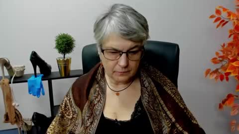 Snapshot of iris_xdesire chatting on January 27, 2025, 11:00 am I R I S online show from January 27, 2025, 11:00 am